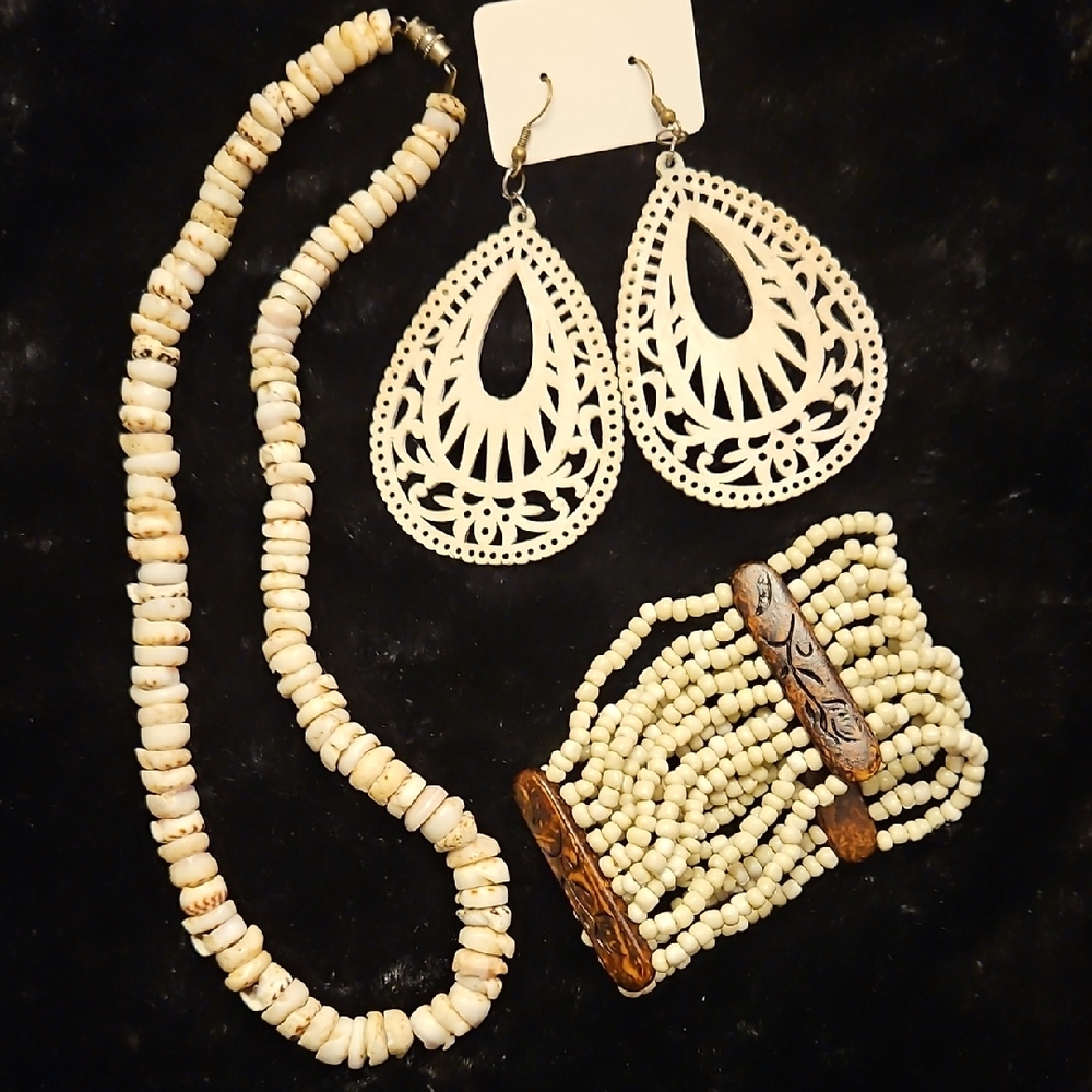 Boho Cream Shell Beaded 18" Necklace, Bracelet & Filigree Teardrop Earrings Set